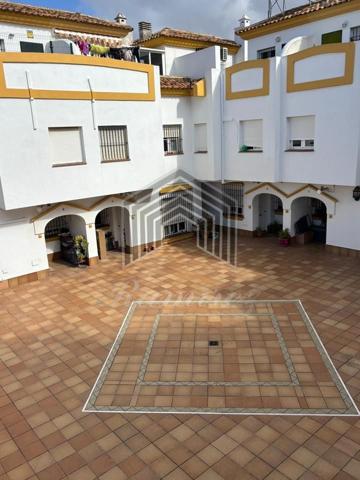 SE VENDE ESTUPENDO ADOSADO photo 0