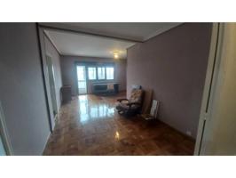 Venta de Piso de 4 dormitorios en Oviedo photo 0