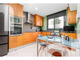 Casa adosada en venta en Vilanova del Vallès photo 0