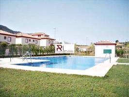 PRECIOSO Y AMPLIO PAREADO CON PISCINA photo 0