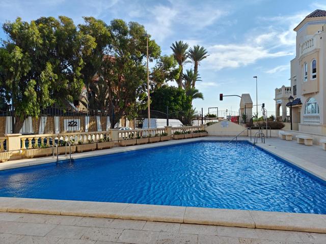 Se vende piso en urbanización Duquesa Beach Torrevieja photo 0