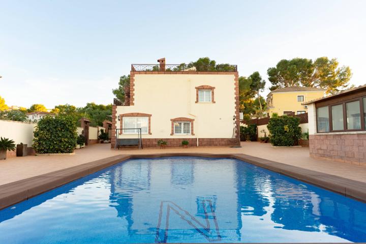 Impresionante chalet en Los Balcones (Torrevieja) photo 0