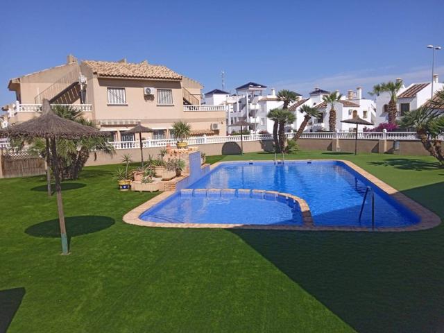 Bungalow en planta alta con 2 habitaciones en Orihuela Costa photo 0