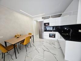 Piso en planta baja con 2 habitaciones en Torrevieja, Playa del Cura photo 0