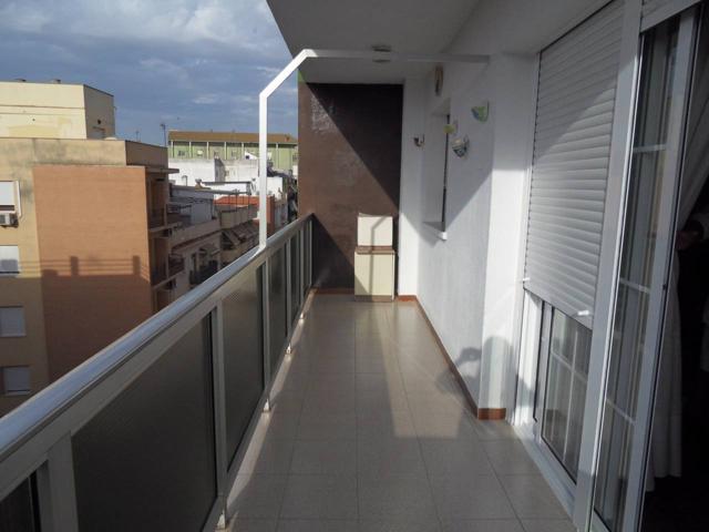 Piso en venta en Isla Chica photo 0