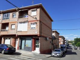 Casa en venta en Coria photo 0