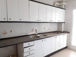 Piso en venta en Coria photo 0