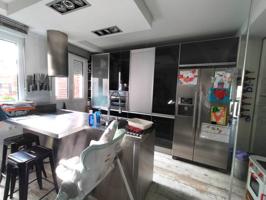 ¡Descubre tu nuevo hogar en Torrejón del Rey! Este impresionante dúplex de 120 m² construidos es el refugio perfecto par photo 0