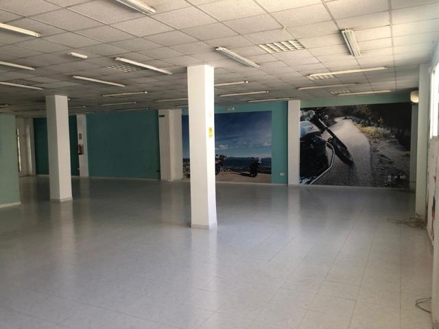 Amplio local en Inca photo 0