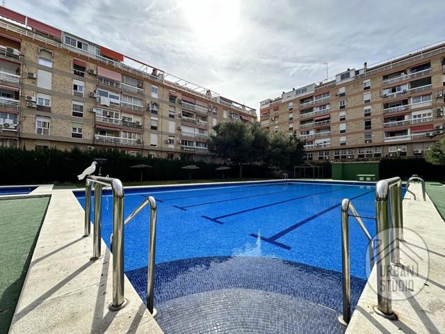 Piso con ascensor y piscina proximo al centro de Alicante photo 0