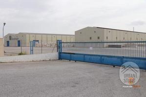 Nave Industrial de 8.100 m2, CON LICENCIA. photo 0