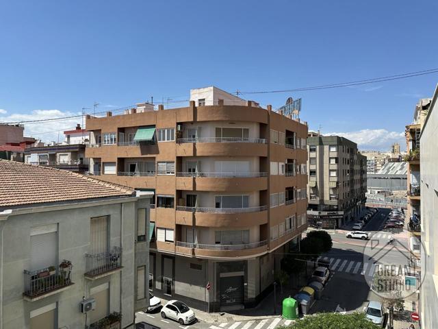 PISO ULTIMA PLANTA EN BENALUA CON ASCENSOR photo 0
