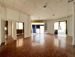 Local comercial en esquina en San Blas, Alicante photo 0