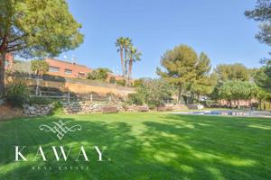 Adosado en venta en Castelldefels de 302 m2 photo 0