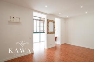 PISO REFORMADO EN EIXAMPLE (CARRER ROCAFORT) photo 0