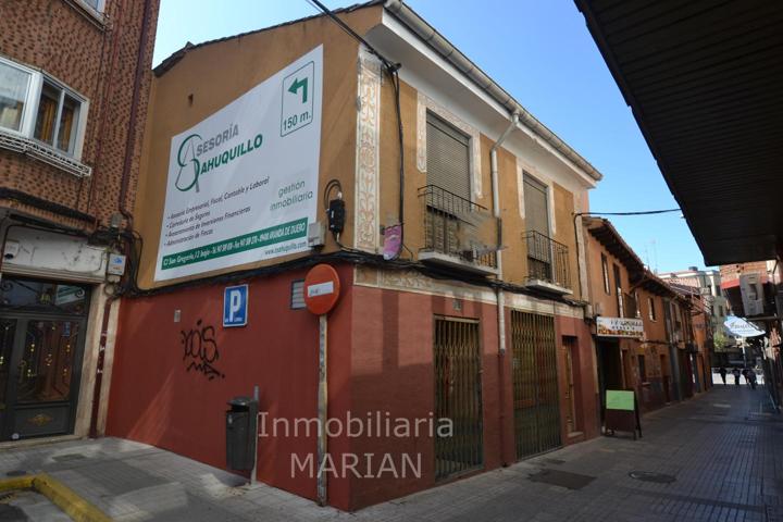 Edificio en venta en Aranda de Duero de 230 m2 photo 0