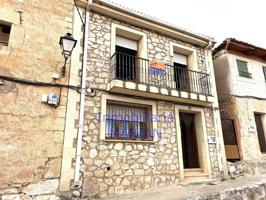 Casa De Pueblo en venta en Santa Cruz de la Salceda de 200 m2 photo 0