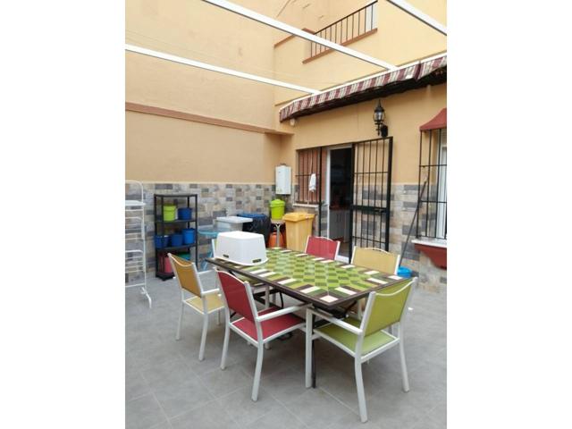Amplia casa en La Rinconada, zona Santa Marta, consta de 4 dormitorios, salón-comedor, cocina amueblada, 3 baños, patio photo 0