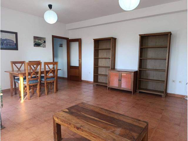 Piso SEMINUEVO en Dos Hermanas, zona Arco Norte, consta de 3 dormitorios, amplio salón-comedor, cocina amueblada con lav photo 0