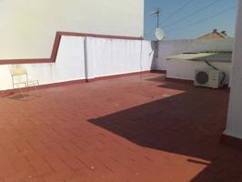 ALQUILER POR TEMPORADA!! Planta alta de casa en Dos Hermanas, zona Avda. Andalucía, consta de 2 dormitorios, salón-comed photo 0