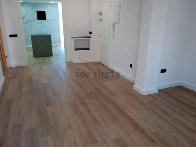 Venta de piso en València Capital, zona L'Amistat. CON ASCENSOR photo 0