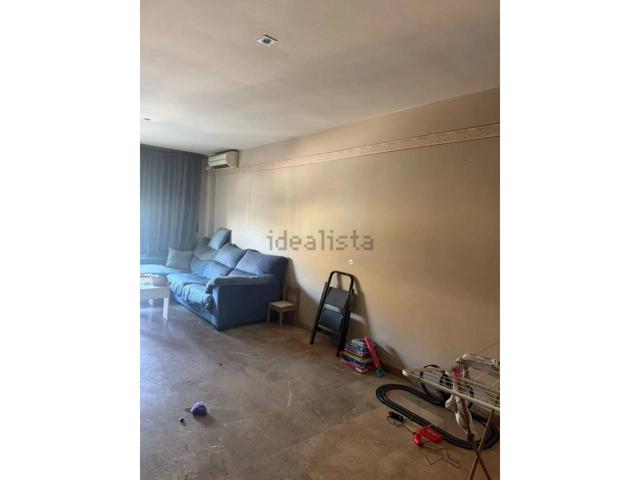 Venta de un piso en Emperador. CON ASCENSOR Y PLAZA DE GARAJE photo 0