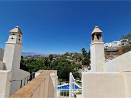 Chalet Adosado en Cerrado Calderón – Elegancia y Comodidad en un Entorno Exclusivo!! photo 0