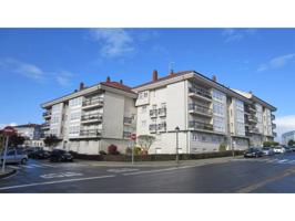 Piso en venta en O Milladoiro photo 0
