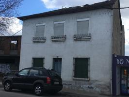 Edificio en venta en Ponferrada de 350 m2 photo 0