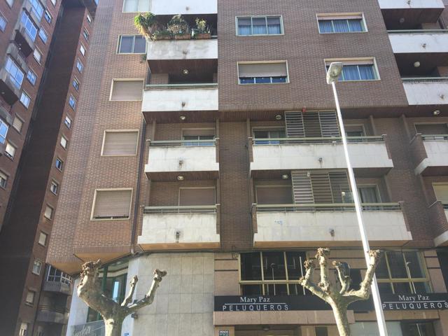 vendo piso de dos dormitorios, salón, cocina independiente zona alta, ascensor. photo 0