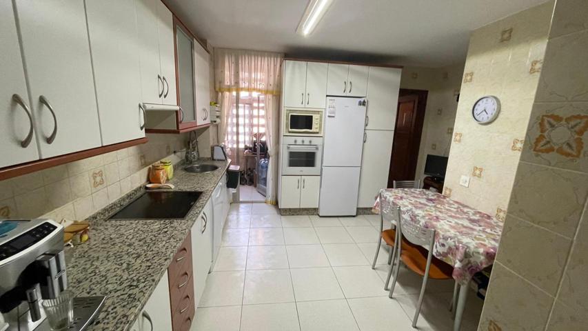 Alquilo piso por habitaciones a estudiantes en zona alta Ponferrada. photo 0
