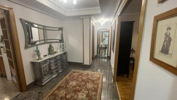 VENDO PISO MUY AMPLIO ZONA CENTRO GARAJE, BODEGA Y TRASTERO photo 0