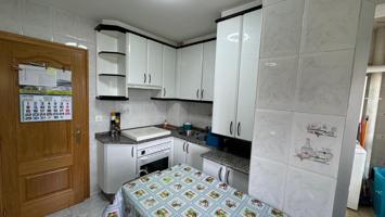 VENDO PISO CÉNTRICO 4 DORMIT. Y 2 BAÑOS photo 0