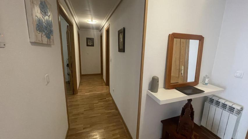 VENDO PISO DE 2 DORMITORIOS, 2 BAÑOS AMUEBLADO. photo 0