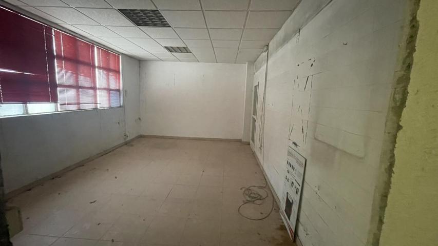 VENDO NAVE CON TERRENO EN FLORES DEL SIL photo 0