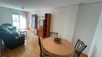 VENDO PISO DE 3 DORMITORIOS Y DOS BAÑOS CON GARAJE Y TRASTERO photo 0