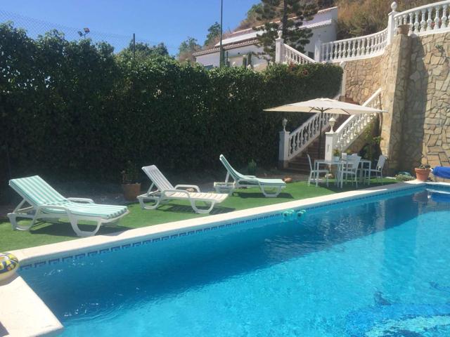 Villa En venta en Torrox photo 0
