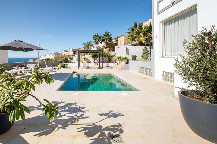 Villa En venta en Nerja photo 0