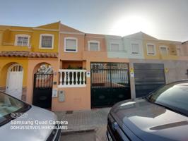 Casa en venta en Huércal de Almería photo 0