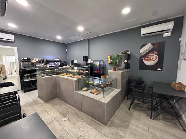 SE TRASPASA HORNO - CAFETERÍA photo 0