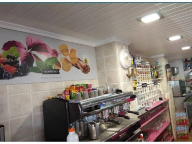 SE ALQUILA BAR SIN TRASPASO photo 0