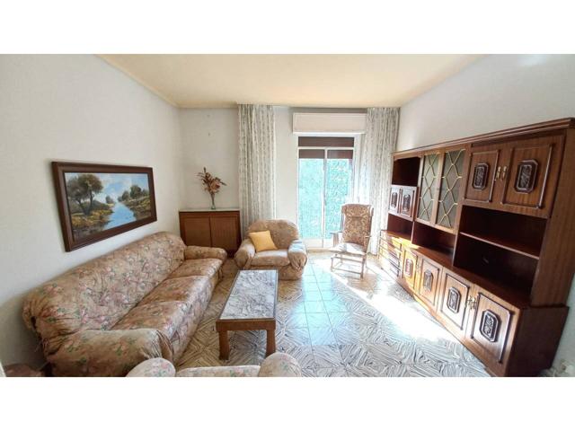 PISO EN VENTA EN ZONA FERIA photo 0