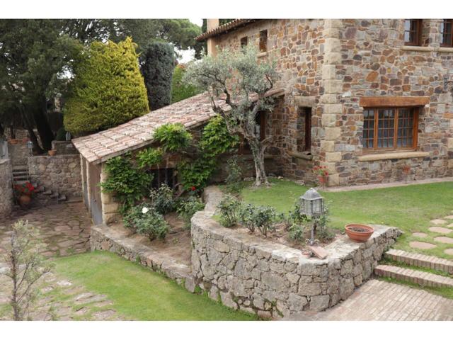 Masia en venta en Sant Feliu de Codines photo 0