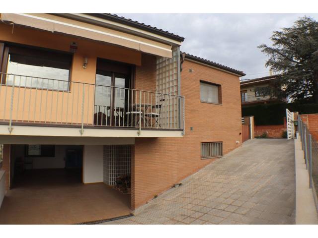 CASA UNIFAMILIAR TOTALMENTE AMUEBLADA Y EQUIPADA EN SANT FELIU photo 0