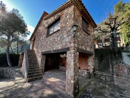 Encantadora casa de piedra en perfecto estado en el corazón de Gallifa photo 0