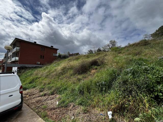 OPORTUNIDAD PARA PROMOTORES - TERRENO EDIFICABLE EN SANT FELIU DE CODINES photo 0