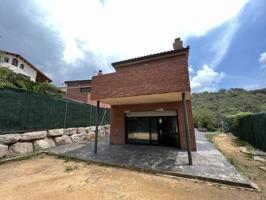 Casa en venta en Bigues photo 0