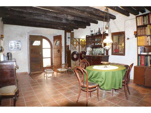 Finca histórica de 410 m² en el centro con múltiples posibilidades photo 0