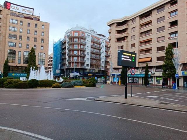 PISO DE 4 DORMITORIOS, 2 BAÑOS. CON PLAZA DE GARAJE. JUNTO A PUERTA DE ZAMORA. 4º PISO, EXTERIOR, 2 ASCENSORES... photo 0