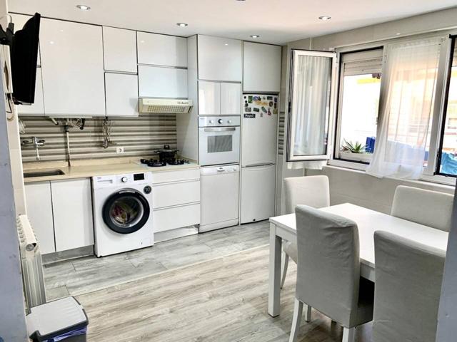 PRECIOSO PISO EN VENTA EN PRIMERA LINEA DE PLAYA photo 0